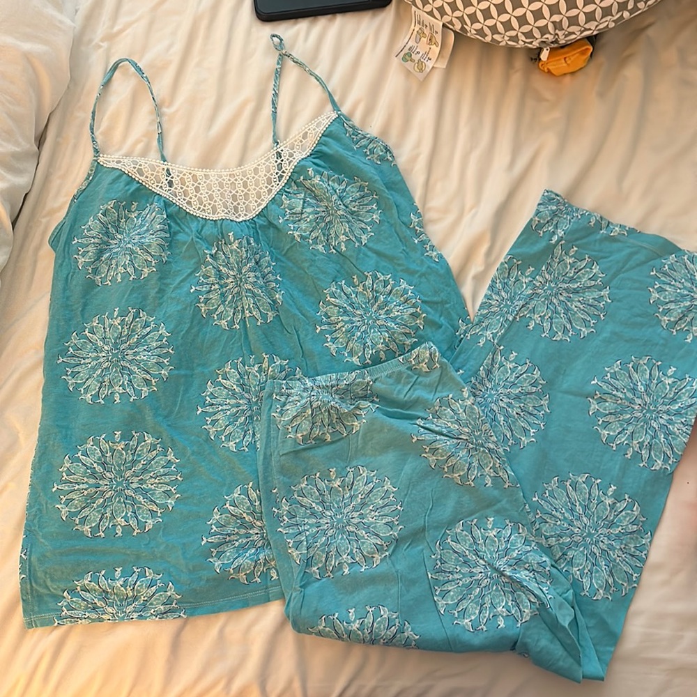 Lilly Pulitzer cotton pjs, size L. EEUC.